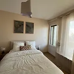 Unlock - Renovated With Elevator And Balcony Free Parking 公寓 泰昂维