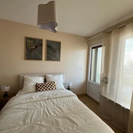 Unlock - Renovated With Elevator And Balcony Free Parking Apartament Thionville