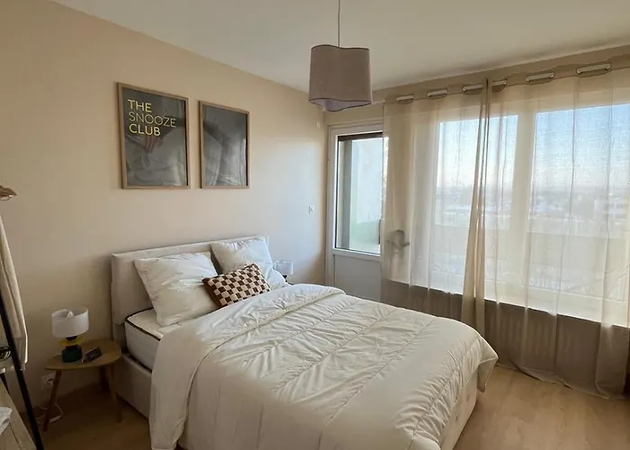 Apartmán Unlock - Renovated With Elevator And Balcony Free Parking *