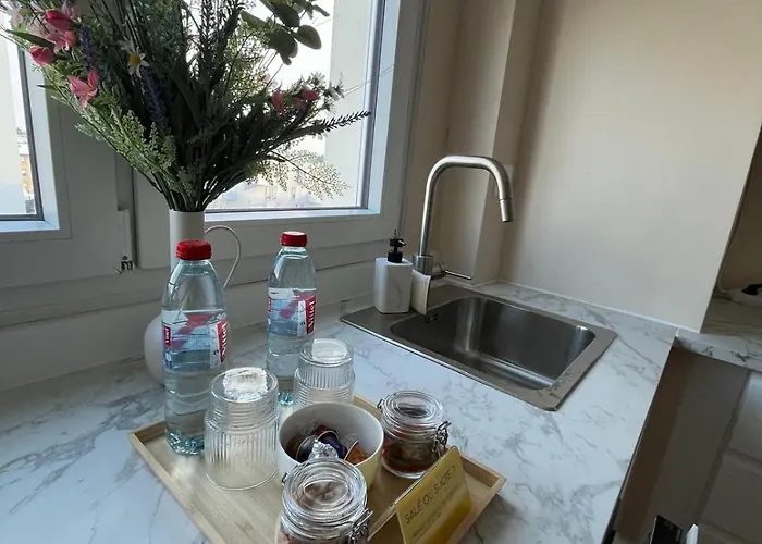 Unlock - Renovated With Elevator And Balcony Free Parking Thionville