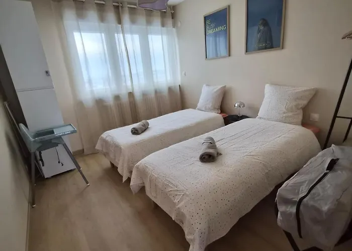 Unlock - Renovated With Elevator And Balcony Free Parking Apartmán