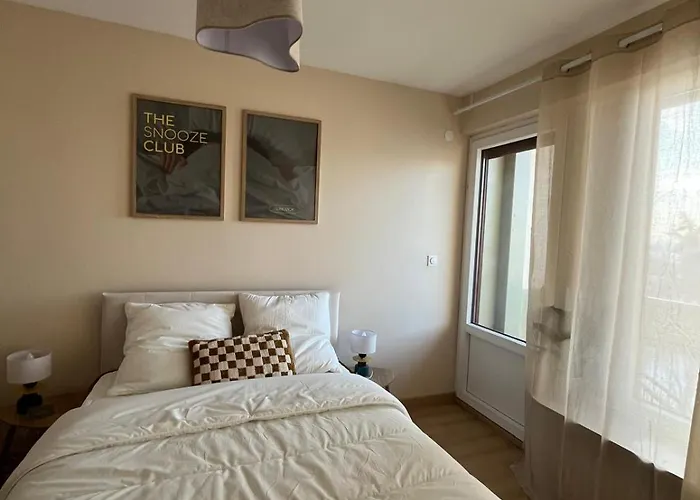 Unlock - Renovated With Elevator And Balcony Free Parking Apartmán Thionville